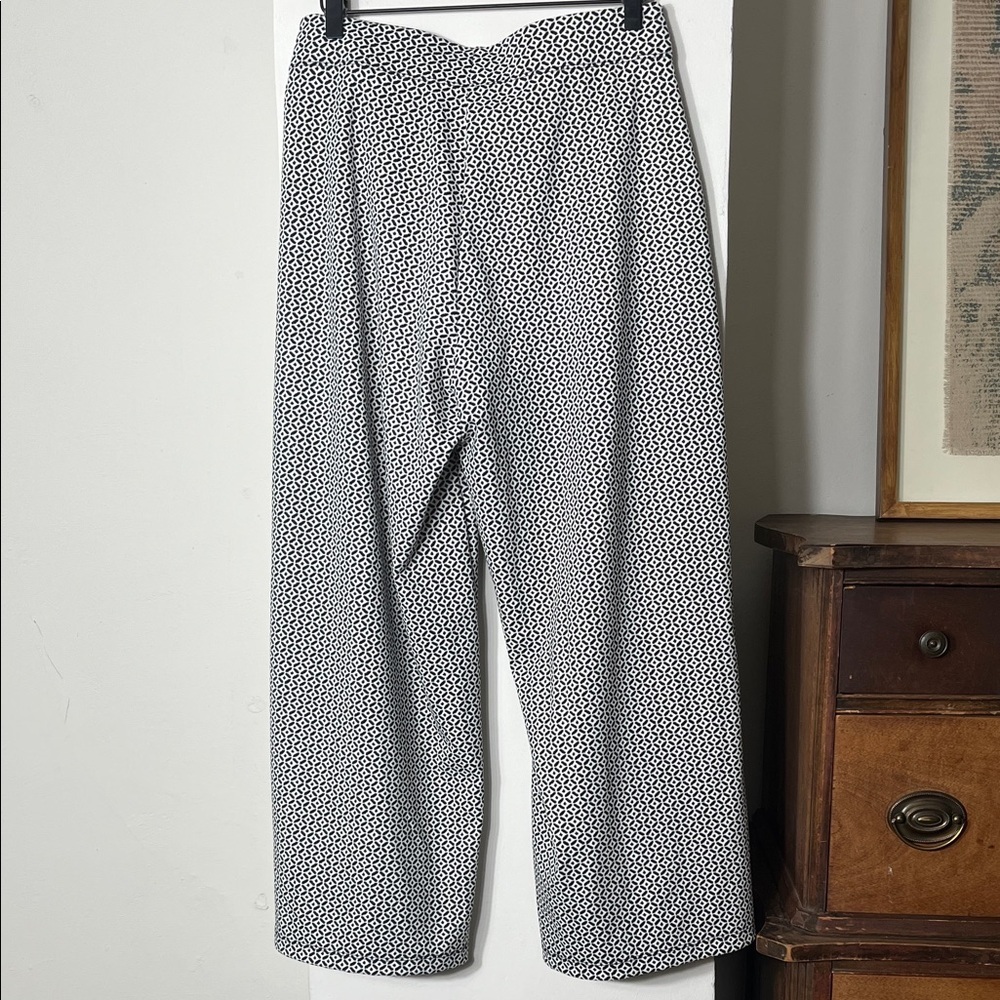 Max Studio Monochrome  Dress Pants - Picture 4 of 6